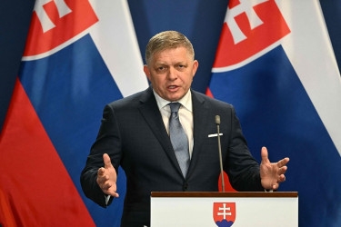 Pro-Russian Slovakia PM shot, fighting 'life-threatening' injuries