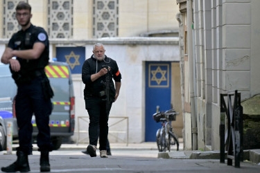 French police kill man trying to set fire to synagogue