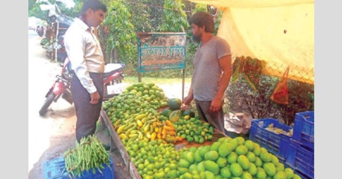 DC’s small initiative brings big changes in Jhenaidah vendor’s life