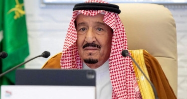 Saudi king has 'high temperature', will undergo tests