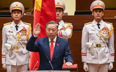 Vietnam votes in public security minister To Lam as president