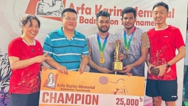 IUB wins men's doubles at Arfa Karim Memorial Badminton Tournament