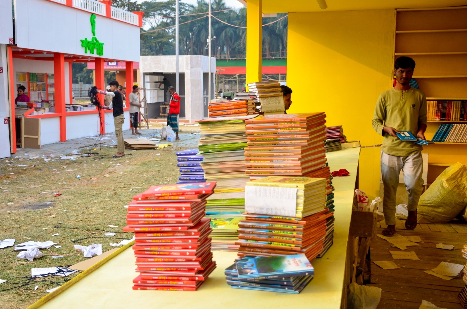 The stalls are getting ready for book lovers. Prime Minister Sheikh Hasina is set to inaugurate ‘Amar Ekushey Grantha Mela’ today on the Bangla Academy premises. Photo Muktadir Mokto