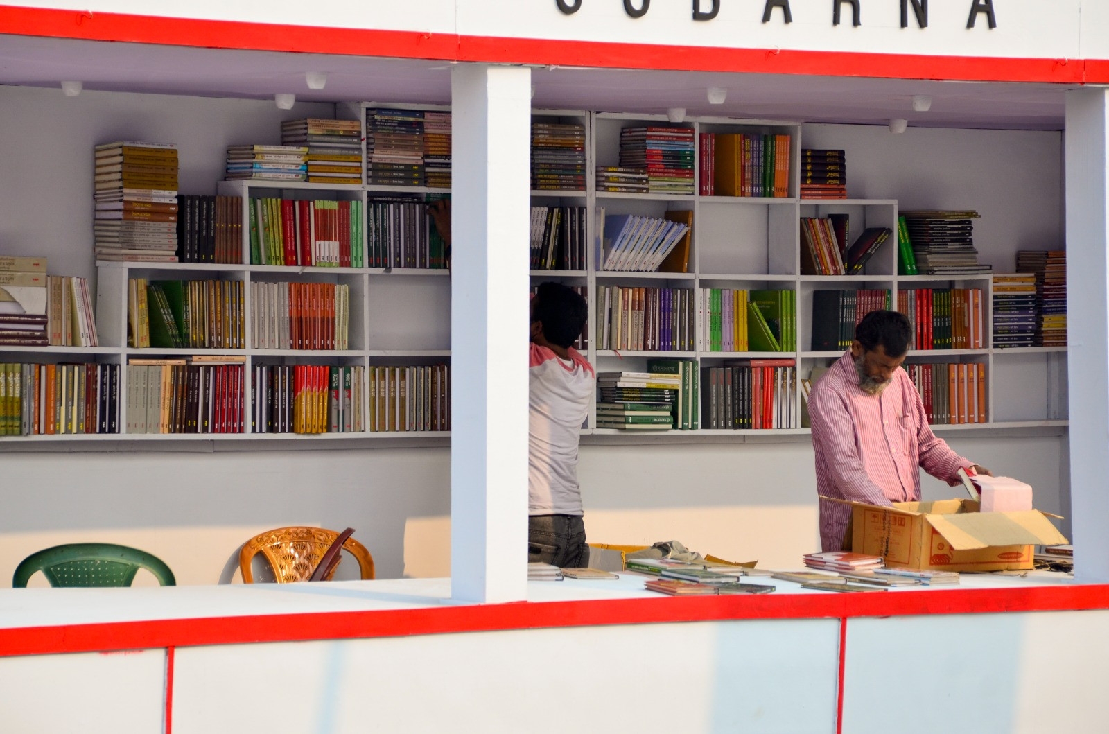 The stalls are getting ready for book lovers. Photo Muktadir Mokto