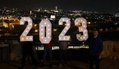 World steps into 2023 after turbulent year