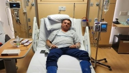 Brazil's Bolsonaro tweets photo from Florida hospital