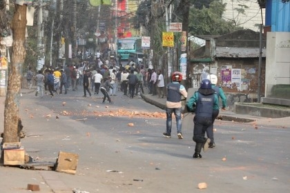 BNP-police clash leaves 12 injured in Chattogram