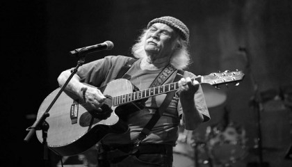 Folk-rock pioneer David Crosby dies at 81