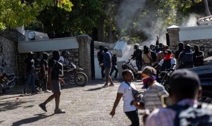 Haiti police riot after crime gangs kill 14 officers