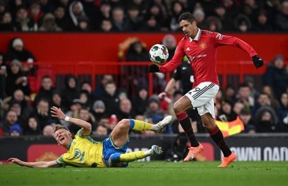 Man Utd finish off Forest to cruise into League Cup final