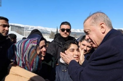 Erdogan visits quake region as anger grows over rescue speed