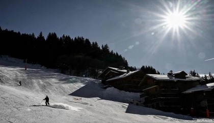 British and US tourists die off-piste skiing in French Alps