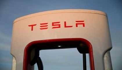 Tesla 'recalls' 360,000 vehicles to fix driver-assistance software
