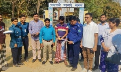 957 gms of gold seized, one held in Rajshahi