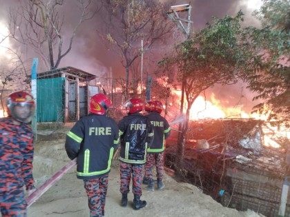Over 500 homes destroyed as fire rips through Ukhiya Rohingya camp

