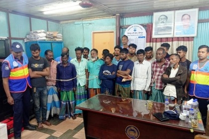 29 fishermen arrested for violating hilsa fishing ban in Meghna