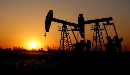 Oil prices fall amid recession fears