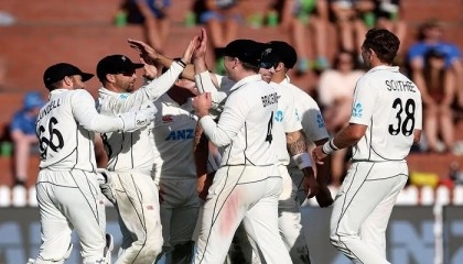 Dominant New Zealand close on series sweep of Sri Lanka