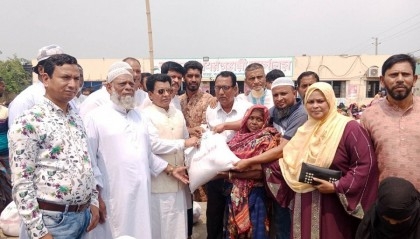 Bashundhara Group distributes foods among 5,000 poor families in Rupganj