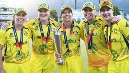 Australian women cricketers get hefty pay rise
