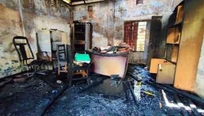 2 siblings burnt to death in sleep in Shariatpur
