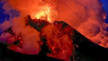 Russian volcano spews ash across Kamchatka Peninsula