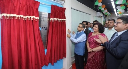 Indian envoy Pranay Verma inaugurates a new IVAC in Kushtia
