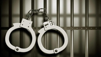 Tax officer jailed for taking bribe

