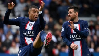 Could troubled PSG throw away French title