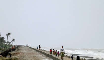 Great danger signal No 10 issued for Cox’s Bazar maritime port as cyclone Mocha approaches

