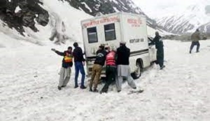 Four-year-old among 11 dead in Pakistan avalanche