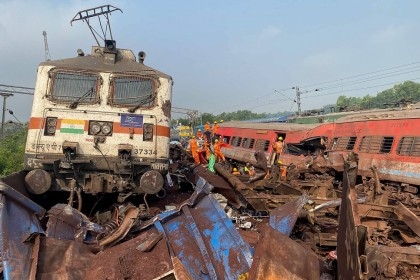 Hotline opened for Bangladeshis after train crash in India

