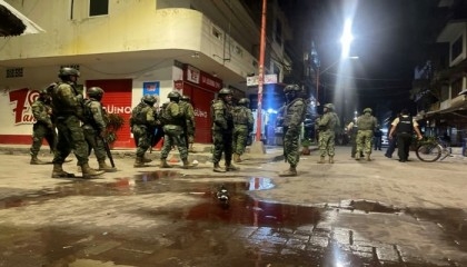 Gunmen kill five in Ecuador city hit by drug violence