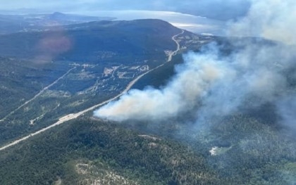 Canada awaits wildfire help, as thousands more may flee