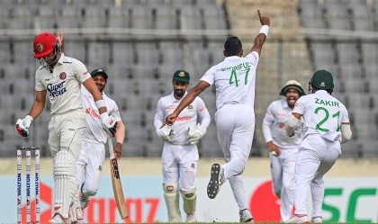 Bangladesh tighten grip on Afghanistan Test
