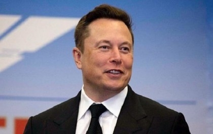 Musk heads to France for Macron meeting