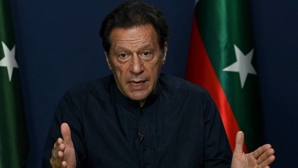 Ex-Pakistan PM Khan gets bail extended again in graft case
