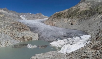 Swiss voters back carbon cuts as glaciers melt