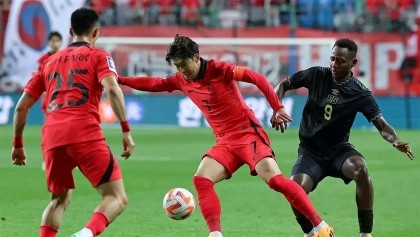 South Korea held by El Salvador after conceding late goal