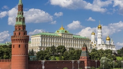 Russia offers asylum to Ukrainian diplomats

