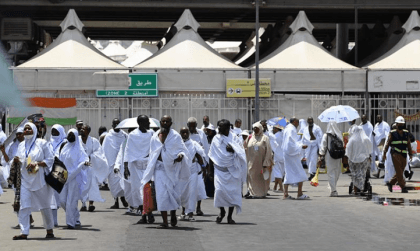 Huge crowds swarm from Makkah for hajj climax