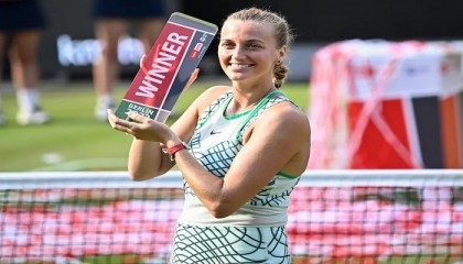 Kvitova boosts Wimbledon bid with Berlin triumph