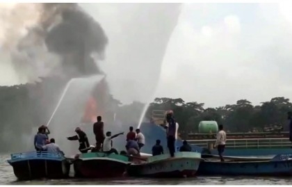 4 workers burnt, 5 missing as oil vessel explodes in Sugandha River
