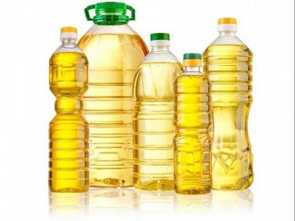 Price of per litre soybean oil reduced by Tk 10

