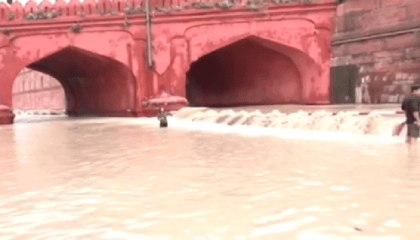 Delhi floods: Key roads under water as Yamuna river swells