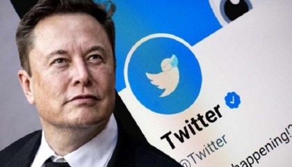 Musk says Twitter has lost half its advertising revenue