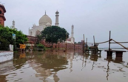 Jamuna river laps walls of iconic Taj Mahal in India

