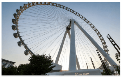 World's largest Ferris wheel  mysteriously stops turning in Dubai