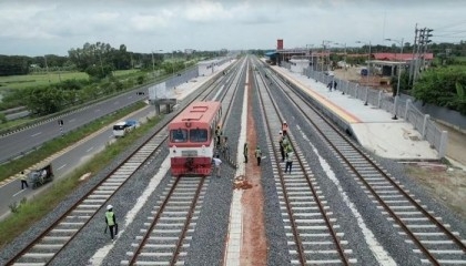 Track car runs experimentally on Dhaka-Mawa rail route