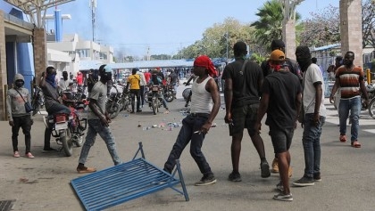 Haiti gang opens fire on protest group; seven killed
